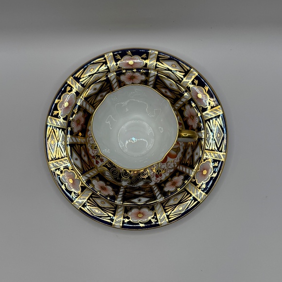 Royal Crown Derby Imari 2451 tea cup 3 piece set. Dover shape tea/coffee cup set - Picture 5 of 10